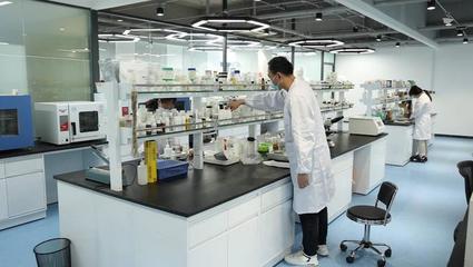 "三八"節(jié)預(yù)計化妝品網(wǎng)絡(luò)零售額超2.5億元!濟南高新區(qū)美妝產(chǎn)業(yè)再創(chuàng)新佳績