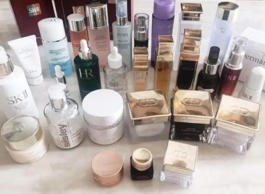 這幾款很火的護(hù)膚其實(shí)都是代購(gòu)炒出來的,并不好用,有你在用的嗎